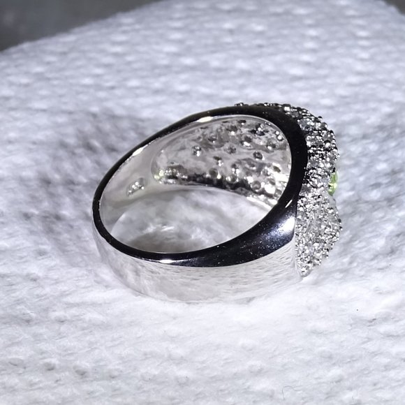 RING WITH PERIDOT  FROM THAILAND - Picture 6 of 8